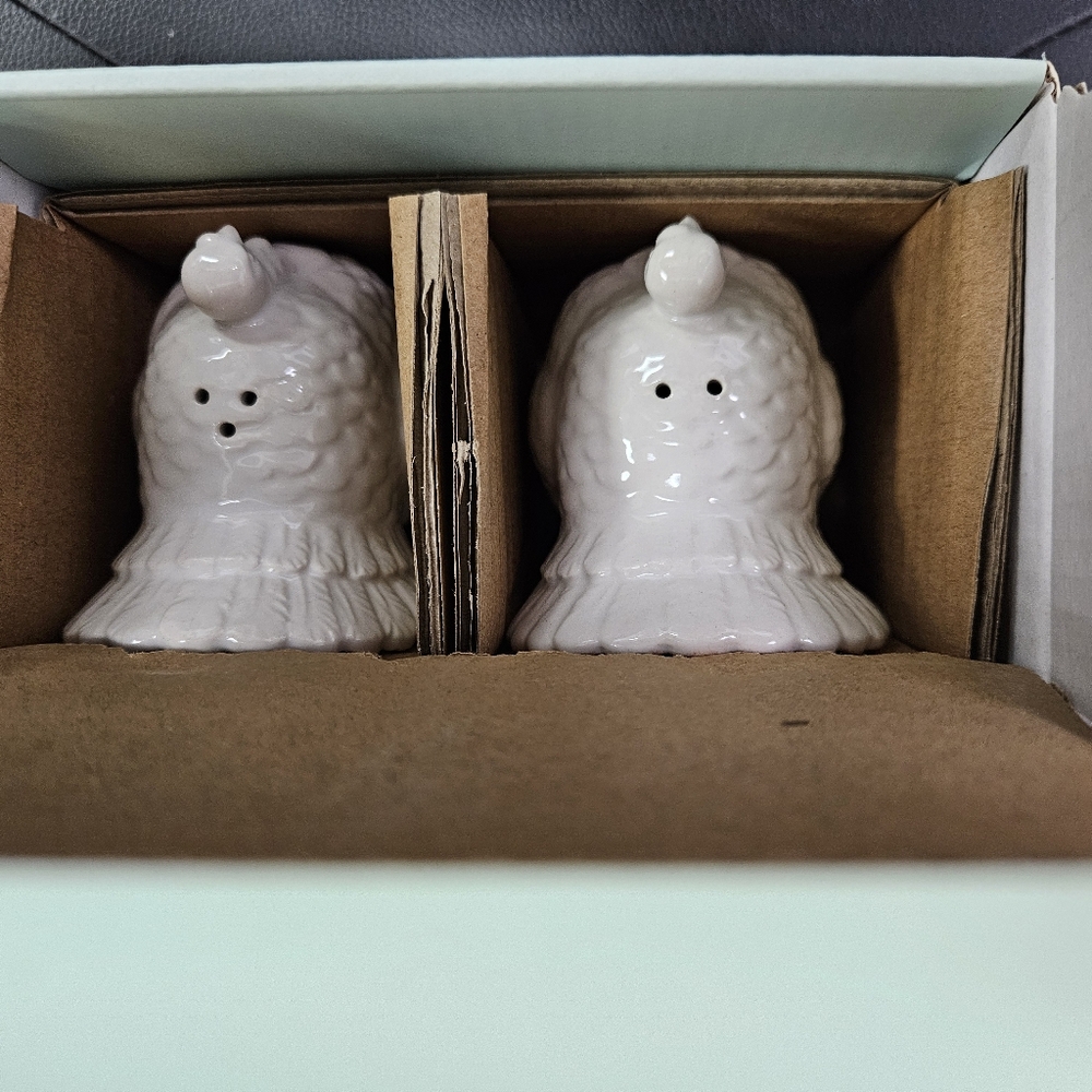Lenox French Perle Carved Turkey Salt & Pepper Set - Picture 5 of 9